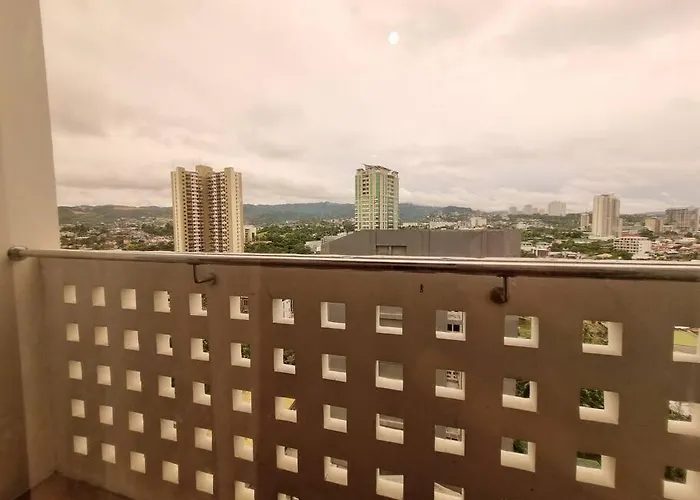 アパート Cozy 5 Min Walk From Ayala, Business Park セブ市